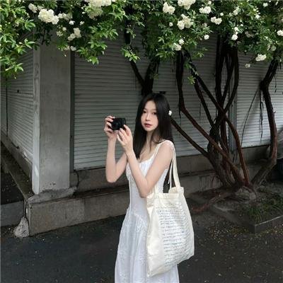 合拍学生妹 海报