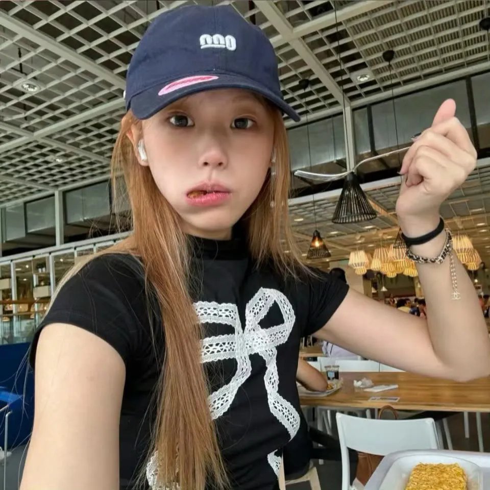 少女杀手阿墨 海报